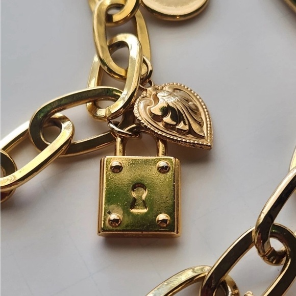 ESCADA Women’s Gold Tone Chain Link Charm Belt Made in Spain VINTAGE RARE FIND!! main image 10